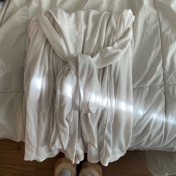 SKIMS Soft Lounge Robe - Picture 4 of 5